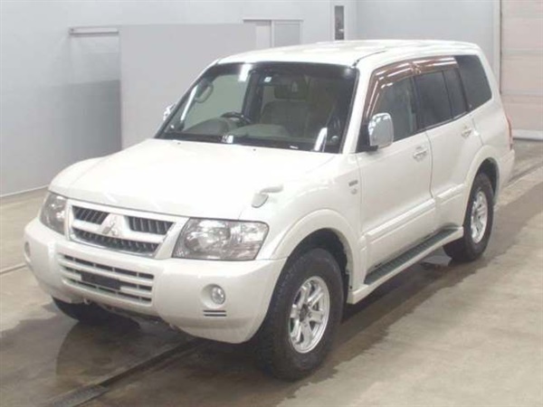 Mitsubishi Pajero EXCEED 7 SEAT AUTO PETROL SUPPERB COND