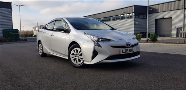 Toyota Prius 1.8 VVT-h Active CVT (s/s) 5dr Auto