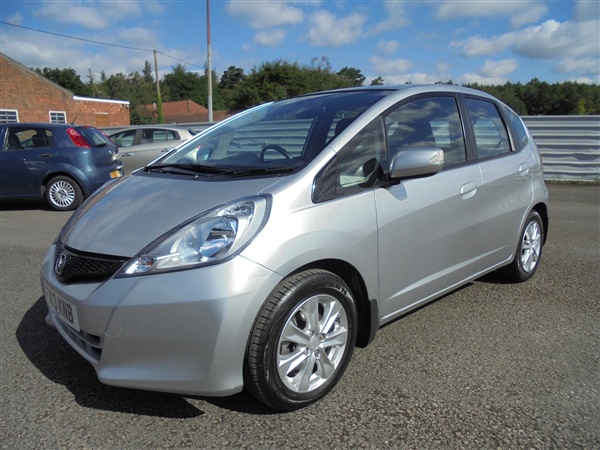 Honda Jazz 1.4 i-VTEC ES 5dr CVT