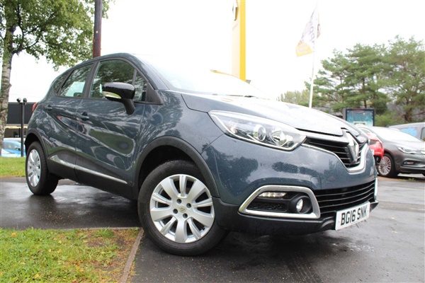 Renault Captur 0.9 TCe ENERGY Expression + SUV 5dr Petrol