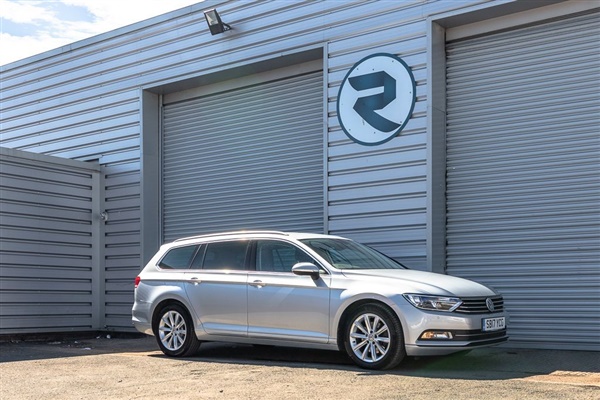 Volkswagen Passat 2.0 SE BUSINESS TDI BLUEMOTION TECH DSG 5d