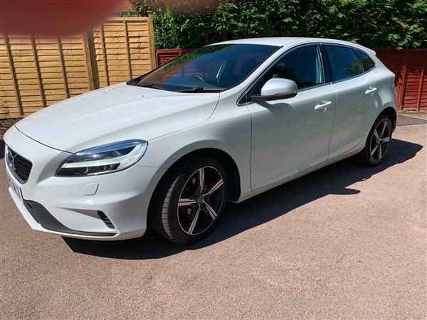 Volvo V40 D] R DESIGN Nav Plus 5dr