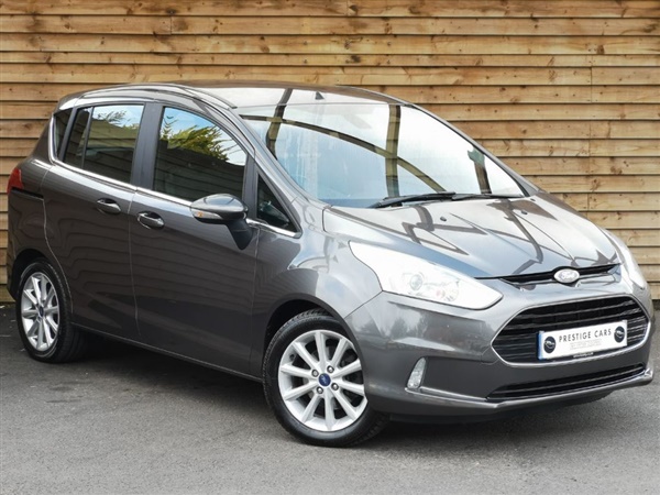 Ford B-MAX 1.6 Titanium Navigator 5dr Powershift ONE PRIVATE