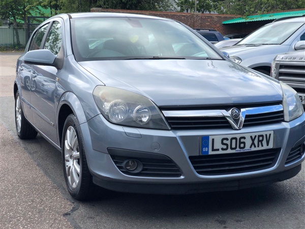 Vauxhall Astra 1.8 i 16v Design Sport Hatch 3dr Auto