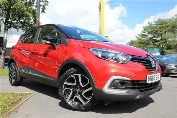 Renault Captur 0.9 TCe Iconic SUV 5dr Petrol (s/s) (90 ps)