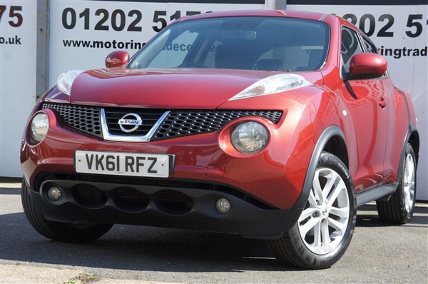 Nissan Juke v Acenta Premium 5dr