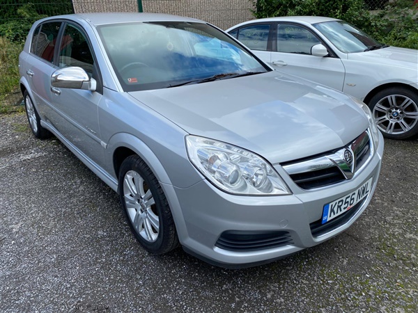 Vauxhall Signum 2.2i Direct Elegance 5dr