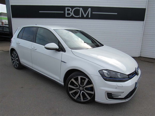 Volkswagen Golf 1.4 TSI BlueMotion Tech GTE Nav DSG (s/s)