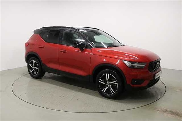 Volvo XC40 Heated Seats, Front and Rear Park Assist, Keyless