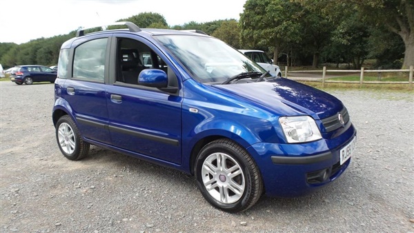 Fiat Panda 1.2 ELEGANZA DUALOGIC 5d 59 BHP Semi Auto