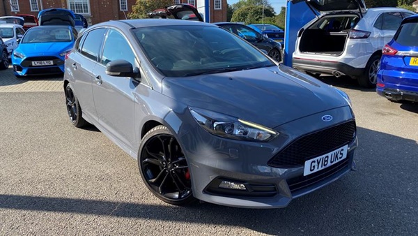 Ford Focus 2.0T ECOBOOST 250PS ST-3 Manual
