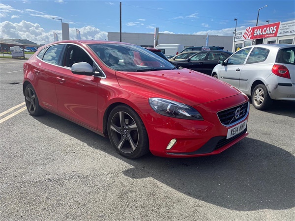 Volvo V40 D2 R DESIGN Lux 5dr