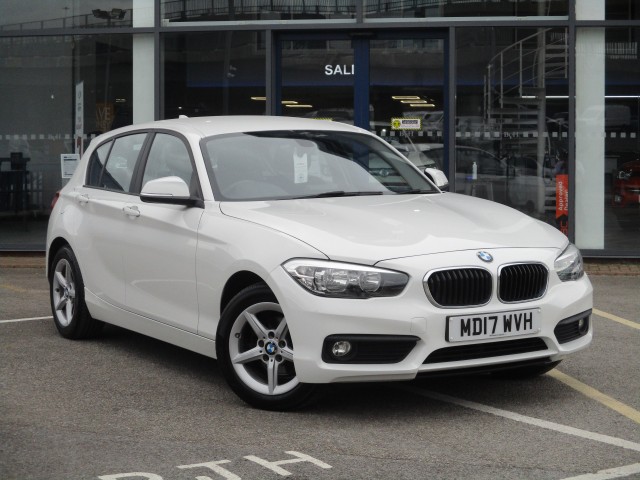  BMW 1 SERIES