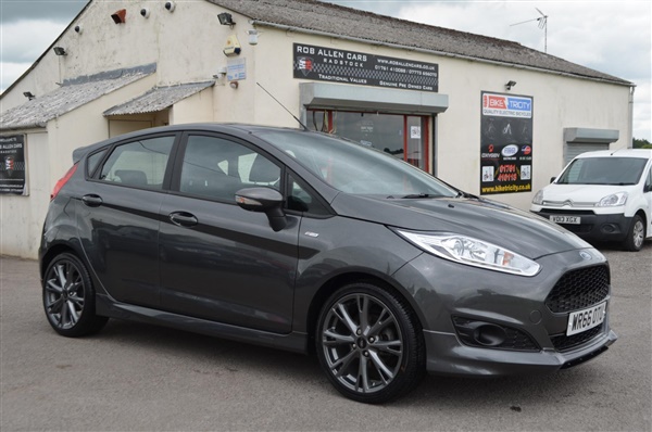 Ford Fiesta 1.0 EcoBoost 125 ST-Line 5dr......ABSOLUTELY