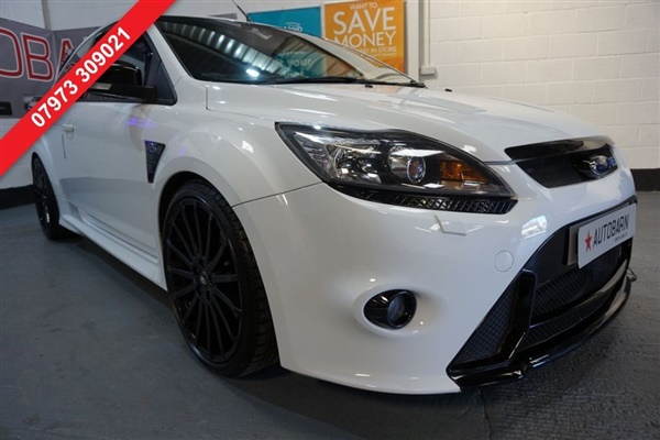Ford Focus 2.5 RS 3d 300 BHP FROZEN WHITE, BLACK PACK,