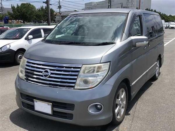 Nissan Elgrand HIGHWAY STAR WOW ONLY  MILES FROM NEW