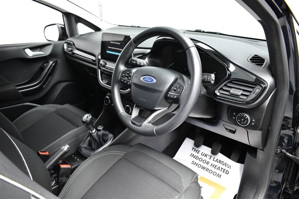 Ford Fiesta 1.0 TITANIUM 3d 99 BHP-1 OWNER-2 KEYS