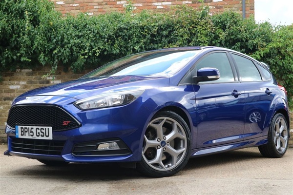 Ford Focus 2.0 ST-2 5d 247 BHP