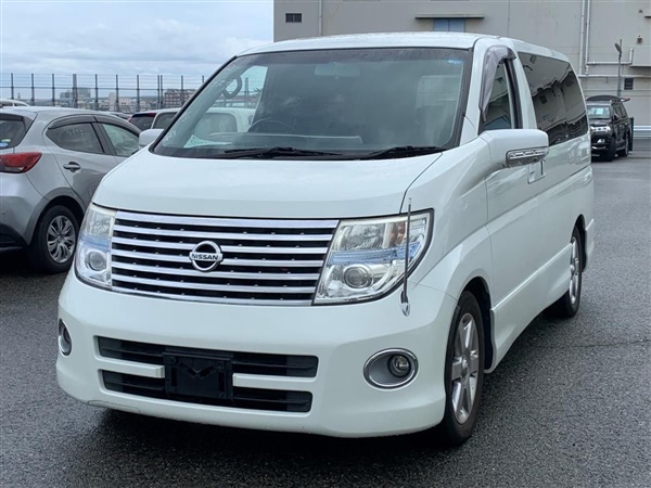 Nissan Elgrand only  miles stunning car Auto