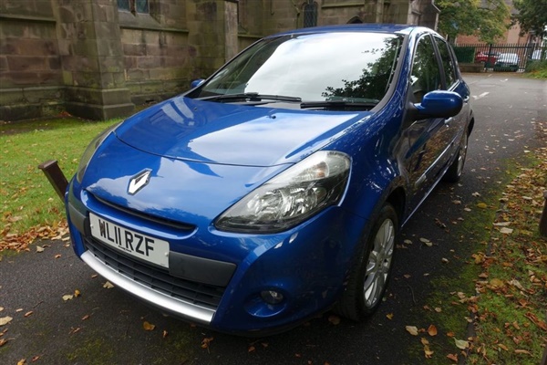 Renault Clio 1.1 DYNAMIQUE TOMTOM 16V 5d 75 BHP