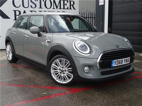 Mini Hatch 1.5 Cooper II 5dr Auto [Chili/Nav+ Pack]