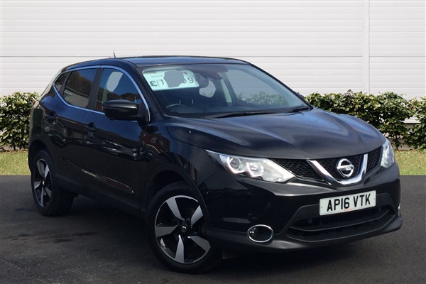 Nissan Qashqai N-Connecta 1.5 DCi Turbo with Dual Climate