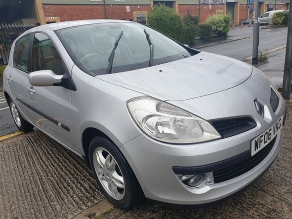 Renault Clio 1.6 PRIVILEGE 16V 5DR AUTOMATIC