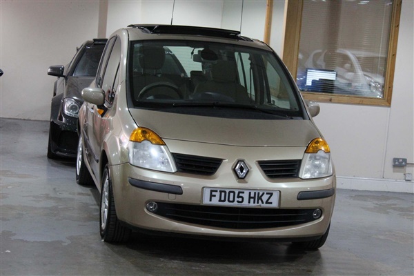 Renault Modus v Privilege 5dr Auto