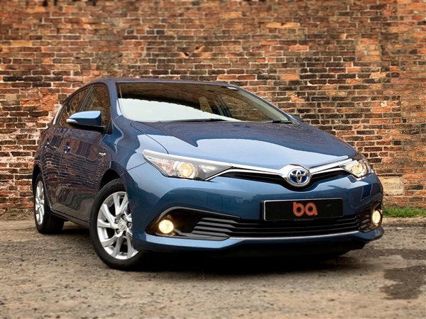 Toyota Auris 1.8 VVT-h Business Edition CVT (s/s) 5dr Auto