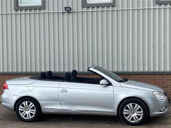 Volkswagen EOS 2.0 TDI CONVERTIBLE MANUAL [140] SILVER LHD