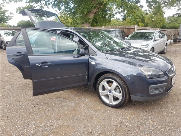 Ford Focus 1.8 Zetec Climate 5dr