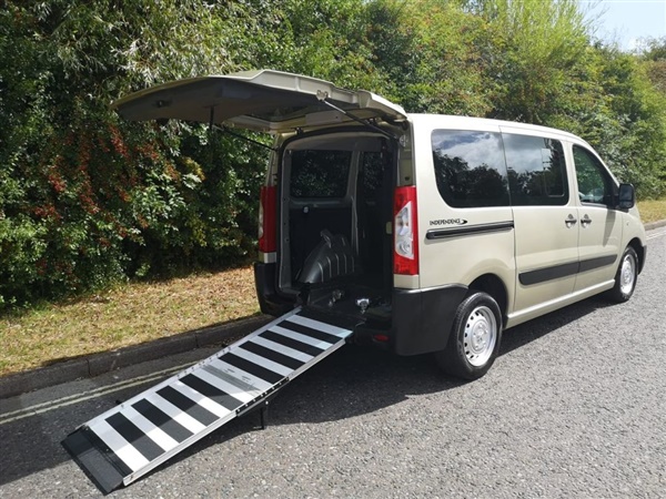 Peugeot Expert Tepee Wheelchair Accessible 6 Seat