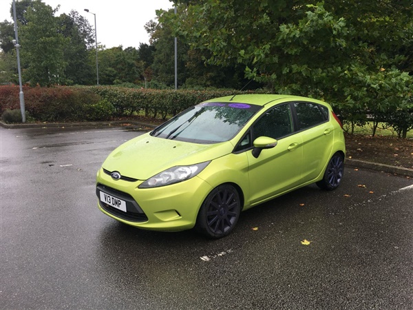 Ford Fiesta 1.25 STYLE PLUS in crystal green with17inch blue