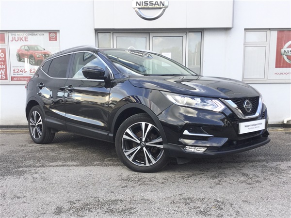 Nissan Qashqai 1.2 DiG-T N-Connecta [Glass Roof Pack] 5dr
