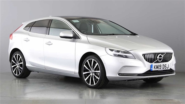 Volvo V40 (Xenium Pack, Intellisafe Pro, Winter Pack) Auto