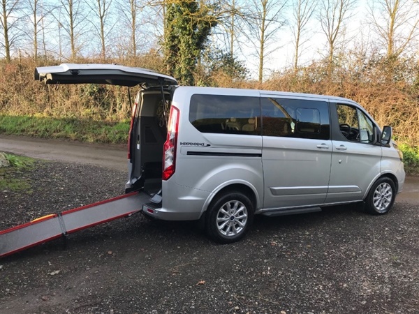 Ford Tourneo Custom TITANIUM - WHEELCHAIR ACCESSIBLE VEHICLE