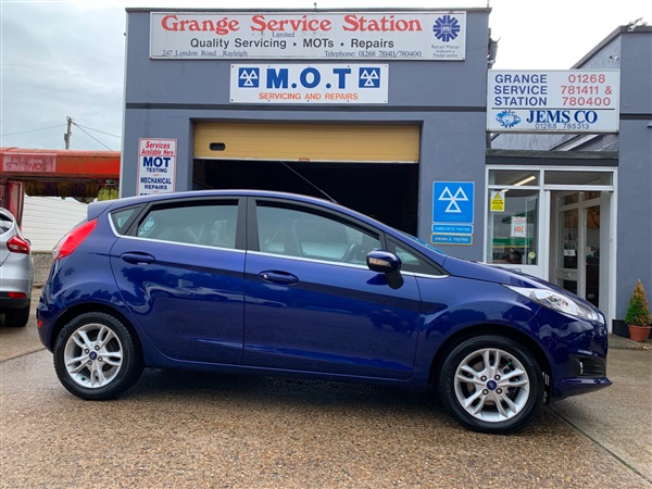 Ford Fiesta  Zetec 5dr (Only  Miles)