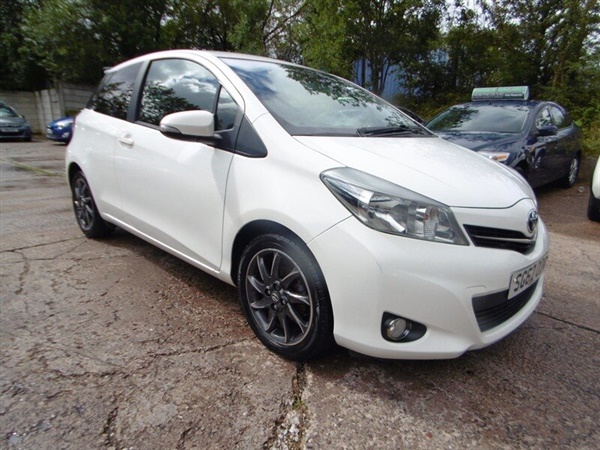 Toyota Yaris VVT-I TREND (1 OWNER FROM NEW + REAR VIEW