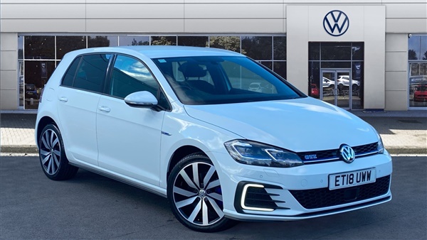 Volkswagen Golf 1.4 TSI GTE Advance 5dr DSG Hatchback Auto