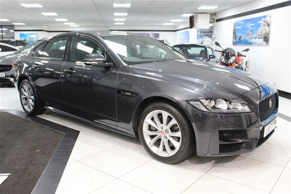 Jaguar XF 2.0 D R-SPORT 4d AUTO 180 BHP