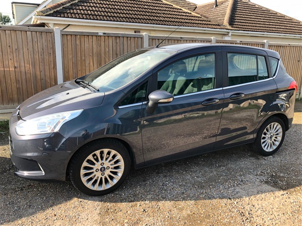 Ford B-MAX 1.0 EcoBoost Titanium in grey 5dr Just been