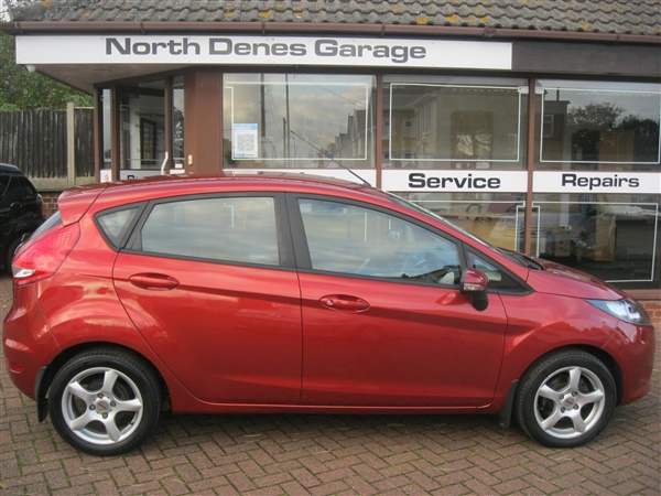 Ford Fiesta 1.25 Edge 5dr only  miles