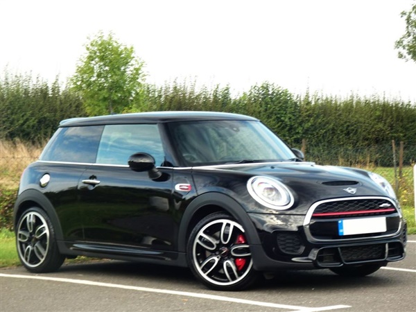 Mini Hatch 2.0 JOHN COOPER WORKS 3d 228 BHP