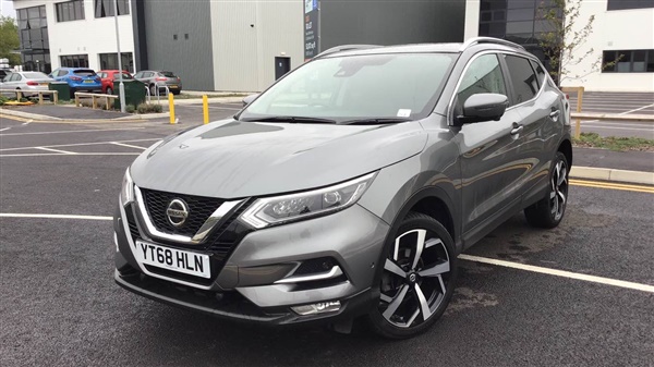 Nissan Qashqai 1.6 DiG-T Tekna [Glass Roof pack] 5dr