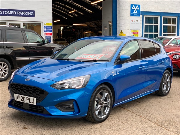 Ford Focus 1.5 EcoBlue 120 ST-Line, UNDER 20 MILES, WITH THE
