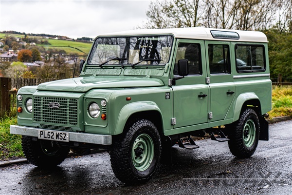 Land Rover Defender COUNTY STATION WAGON HERITAGE