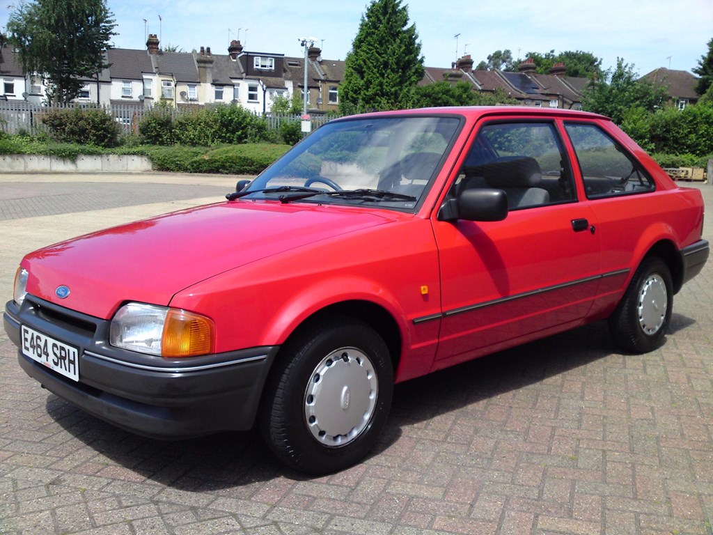  Ford Escort 1.4 L 3 DR ONE LADY OWNER FROM NEW /