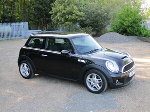 MINI COOPER S  JUST SERVICED in Littlehampton |