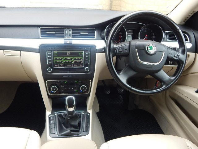 SKODA SUPERB ELEGANCE 2.0 TDI CR140 DPF