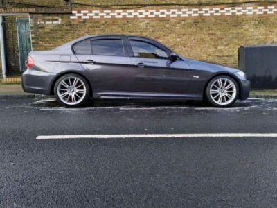 BMW 3 Series  in Grey in Stevenage | Friday-Ad